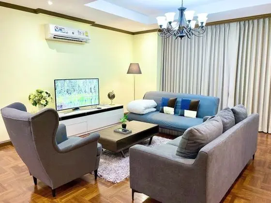 3 Bedrooms Apartment