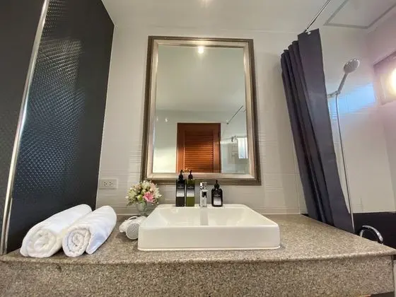 3 Bedrooms Apartment