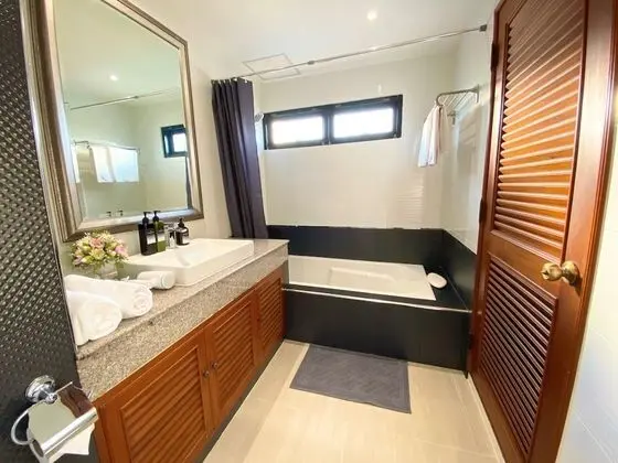 3 Bedrooms Apartment