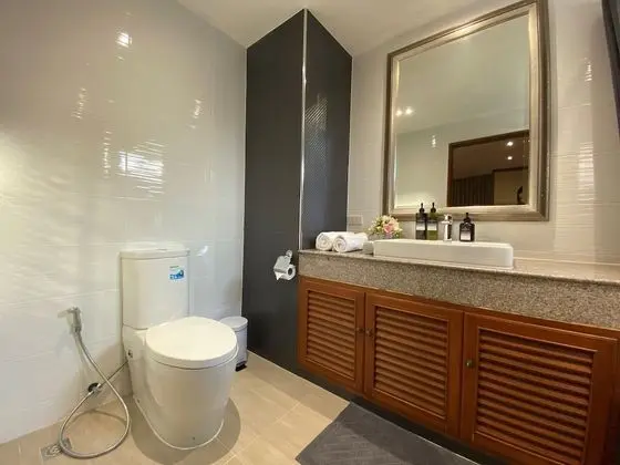 3 Bedrooms Apartment
