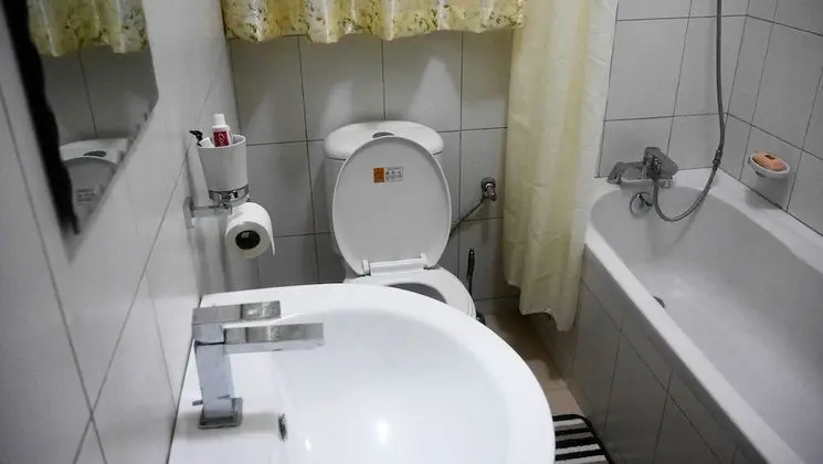 Apart Daire, 2 Yatak Odası, Balkon, Bahçe Manzaralı