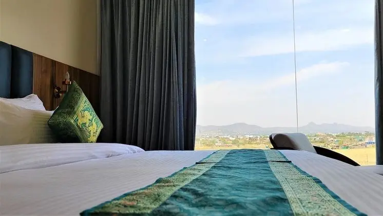 Deluxe Tek Büyük Yataklı Oda