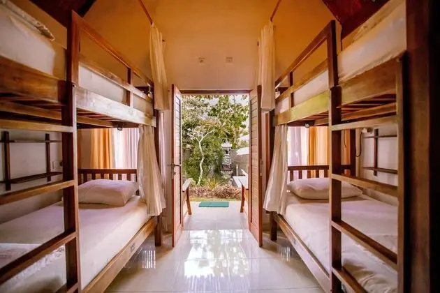 Deluxe Ortak Ranzalı Oda, Sadece kadınlar için, Bahçe Manzaralı