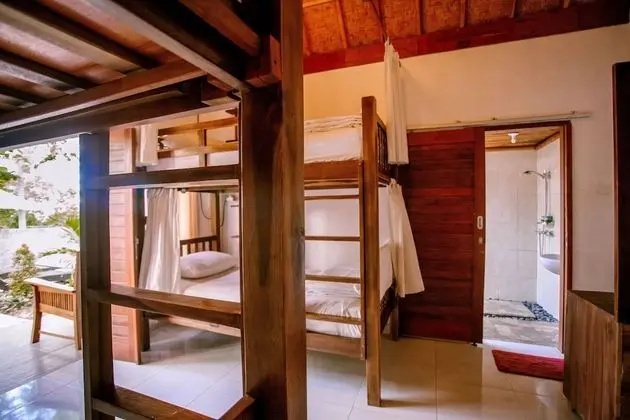 Deluxe Ortak Ranzalı Oda, Sadece kadınlar için, Bahçe Manzaralı