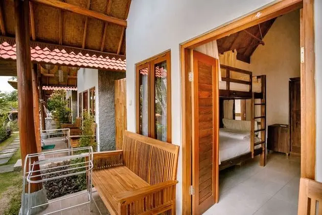 Deluxe Ortak Ranzalı Oda, Sadece kadınlar için, Bahçe Manzaralı