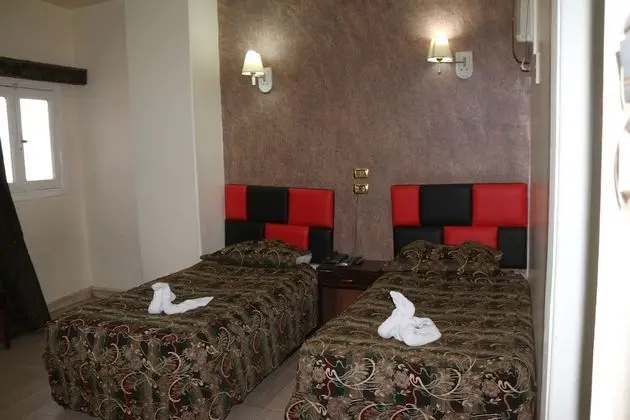 Tek Büyük veya İki Ayrı Yataklı Oda, Şehir Manzaralı