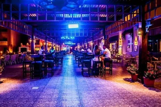 Apart Daire, 3 Yatak Odası, Havuz Manzaralı