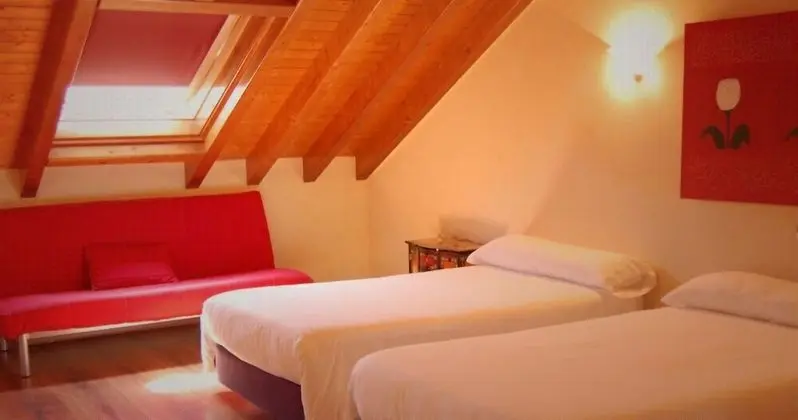 Büyük Yataklı Tek Kişilik Oda