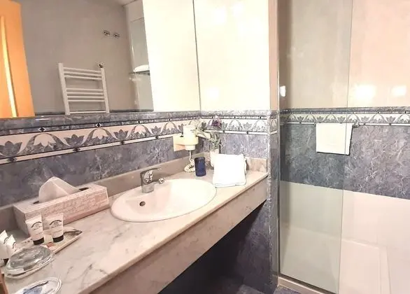 Economy Büyük Yataklı Tek Kişilik Oda