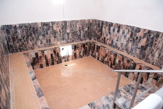 Family Oda, Bahçe Manzaralı
