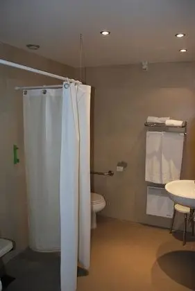 Tek Büyük Yataklı Oda (1 o 2 camas individuales)