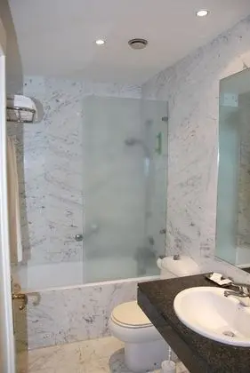 Tek Büyük Yataklı Oda (1 o 2 camas individuales)