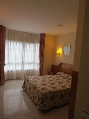 Tek Büyük veya İki Ayrı Yataklı Oda, 1 Çift Kişilik veya 2 Tek Kişilik Yatak