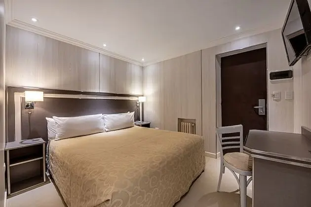 Classic Tek Büyük Yataklı Oda