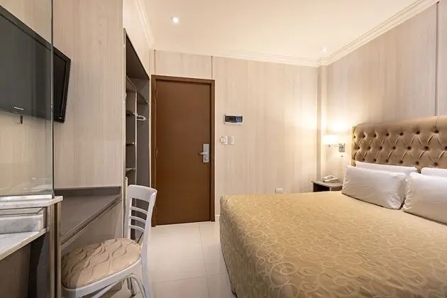 Classic Tek Büyük Yataklı Oda