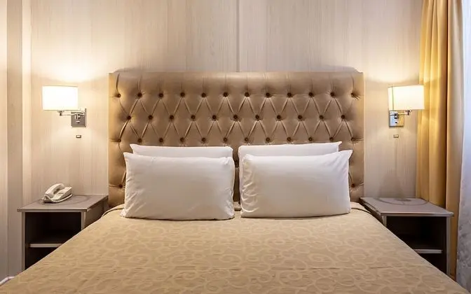 Classic Tek Büyük Yataklı Oda