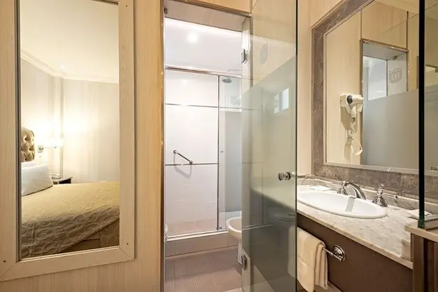 Classic Tek Büyük Yataklı Oda