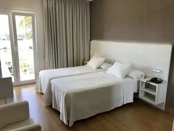 Tek Büyük veya İki Ayrı Yataklı Oda