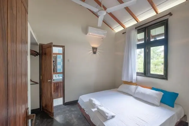 2 Bedrooms Villa