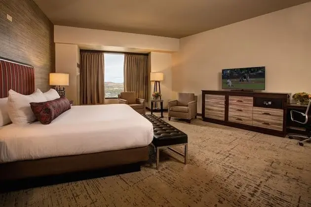 Premier King Suite