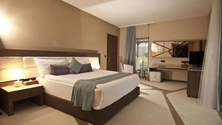 HOLIDAY VILLAGE ROOM