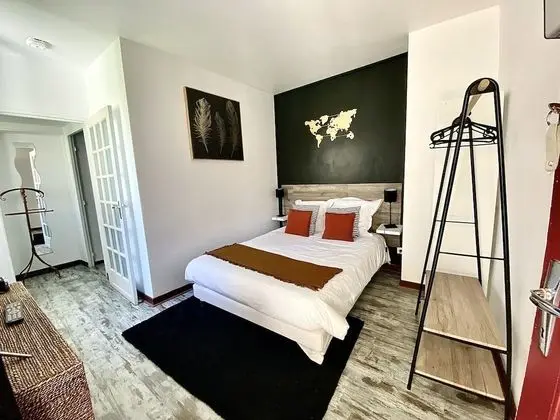 Standard Tek Büyük Yataklı Oda