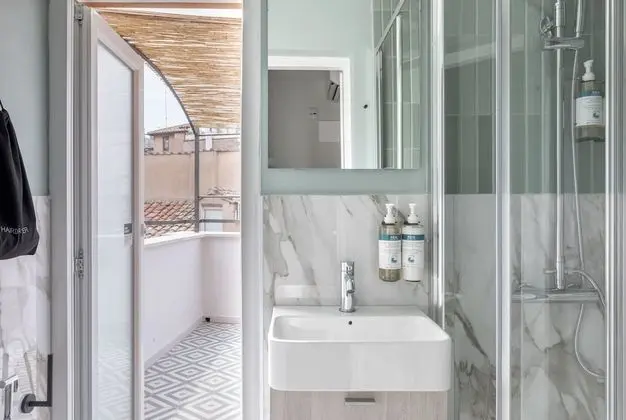 Deluxe Tek Büyük Yataklı Oda, Teras