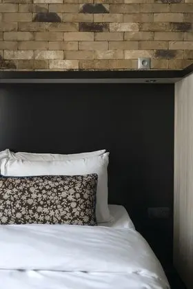 Classic Tek Büyük Yataklı Oda