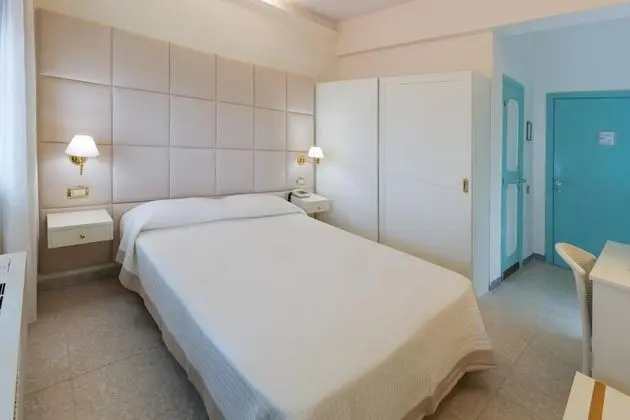 Standard Tek Büyük veya İki Ayrı Yataklı Oda, Bahçe Manzaralı