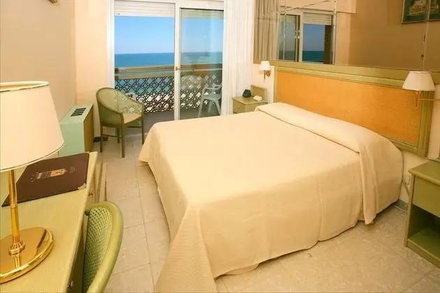 Standard Tek Büyük veya İki Ayrı Yataklı Oda, Balkon, Deniz Manzaralı