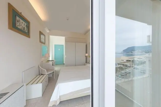 Standard Tek Büyük veya İki Ayrı Yataklı Oda, Balkon, Deniz Manzaralı