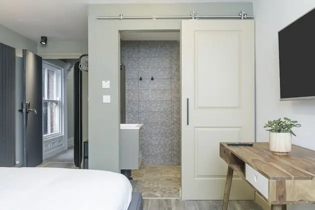 Luxury Tek Büyük Yataklı Oda