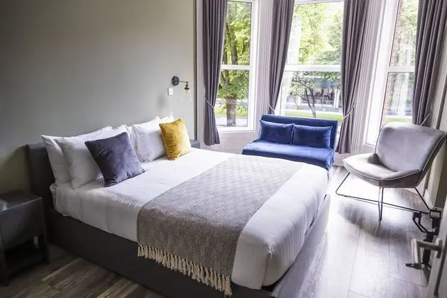 Luxury Tek Büyük Yataklı Oda
