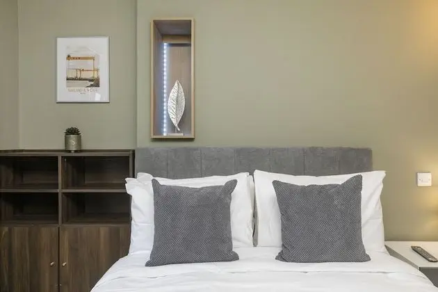 Luxury Tek Büyük Yataklı Oda