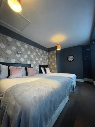 Deluxe Üç Kişilik Oda, Banyolu/Duşlu