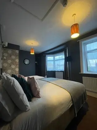 Deluxe Üç Kişilik Oda, Banyolu/Duşlu