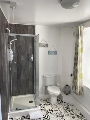 İki Ayrı Yataklı Oda, Banyolu/Duşlu