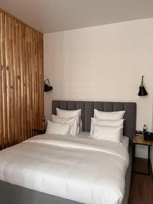 Honeymoon Tek Büyük Yataklı Oda