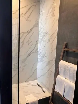 Honeymoon Tek Büyük Yataklı Oda