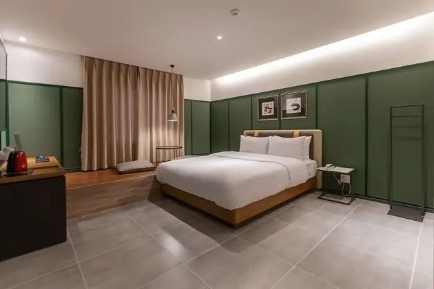 Deluxe Tek Büyük Yataklı Oda