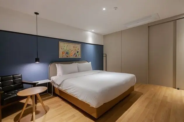 Standard Tek Büyük Yataklı Oda