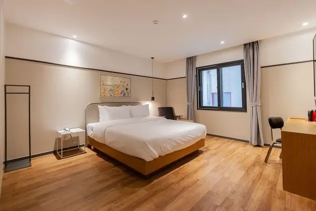 Standard Tek Büyük Yataklı Oda