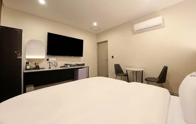 Business Tek Büyük Yataklı Oda