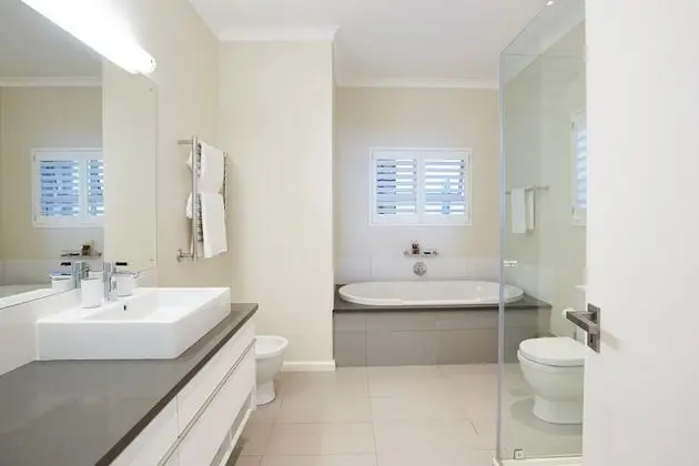 Luxury Villa, 4 Yatak Odası, Kişiye Özel Havuzlu, Göl Kenarı (House)