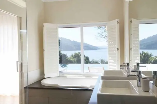 Luxury Villa, 4 Yatak Odası, Kişiye Özel Havuzlu, Göl Kenarı (House)