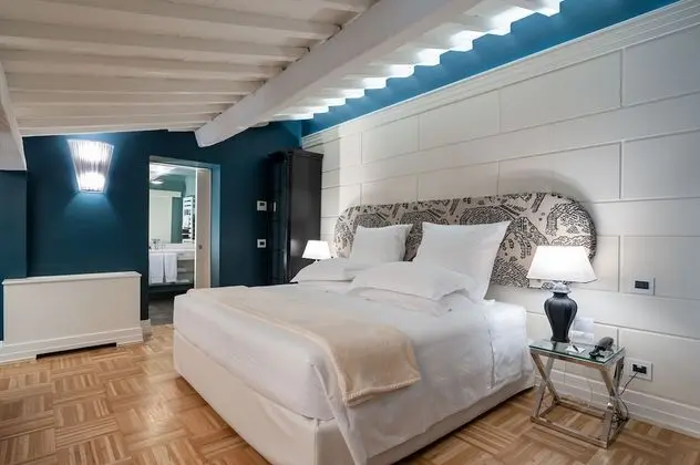 Nine Suite