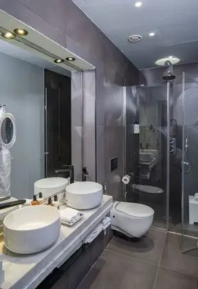 Nine Suite