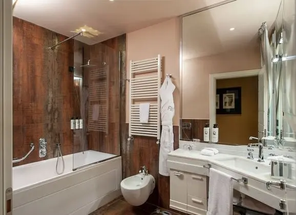 Nine Suite