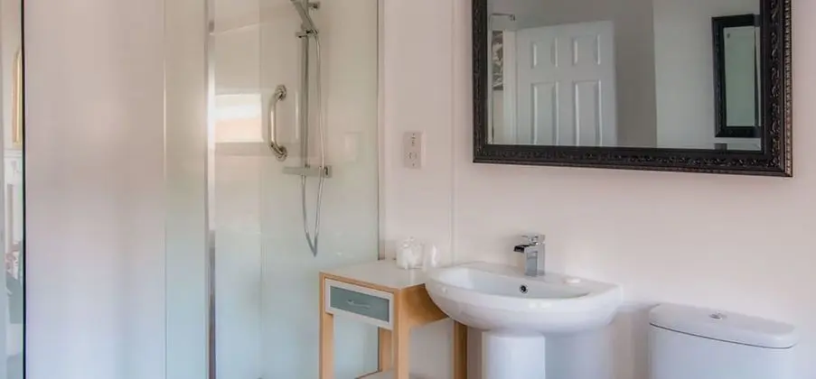 Deluxe Tek Büyük Yataklı Oda, Balkon, Deniz Manzaralı
