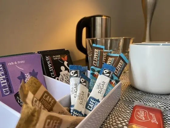 City Tek Büyük Yataklı Oda